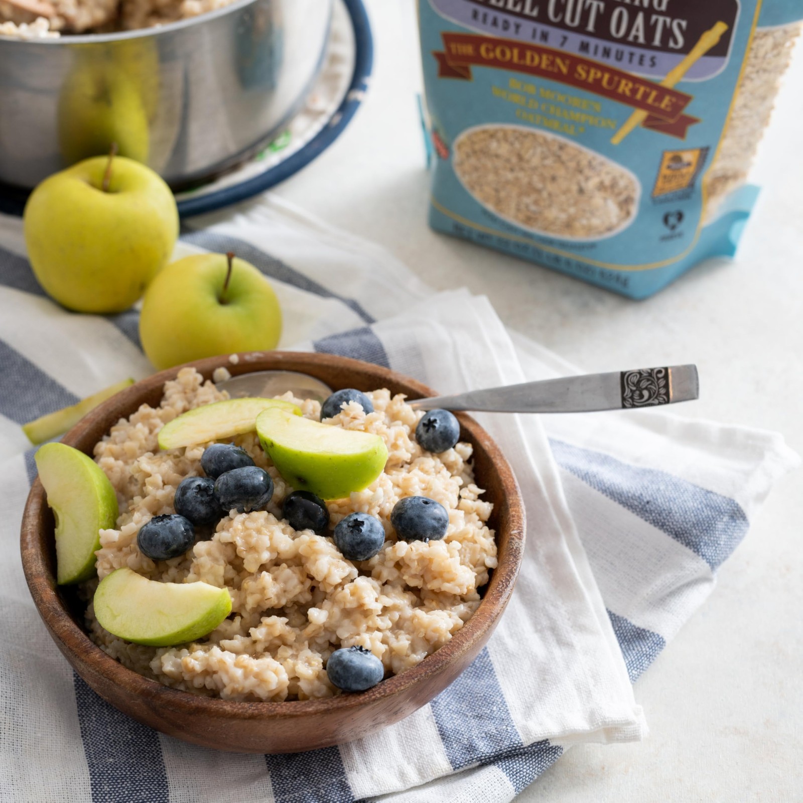 Bob’s Red Mill Organic Steel Cut Oats – 24 24 Ounce (Pack of 4), Natural