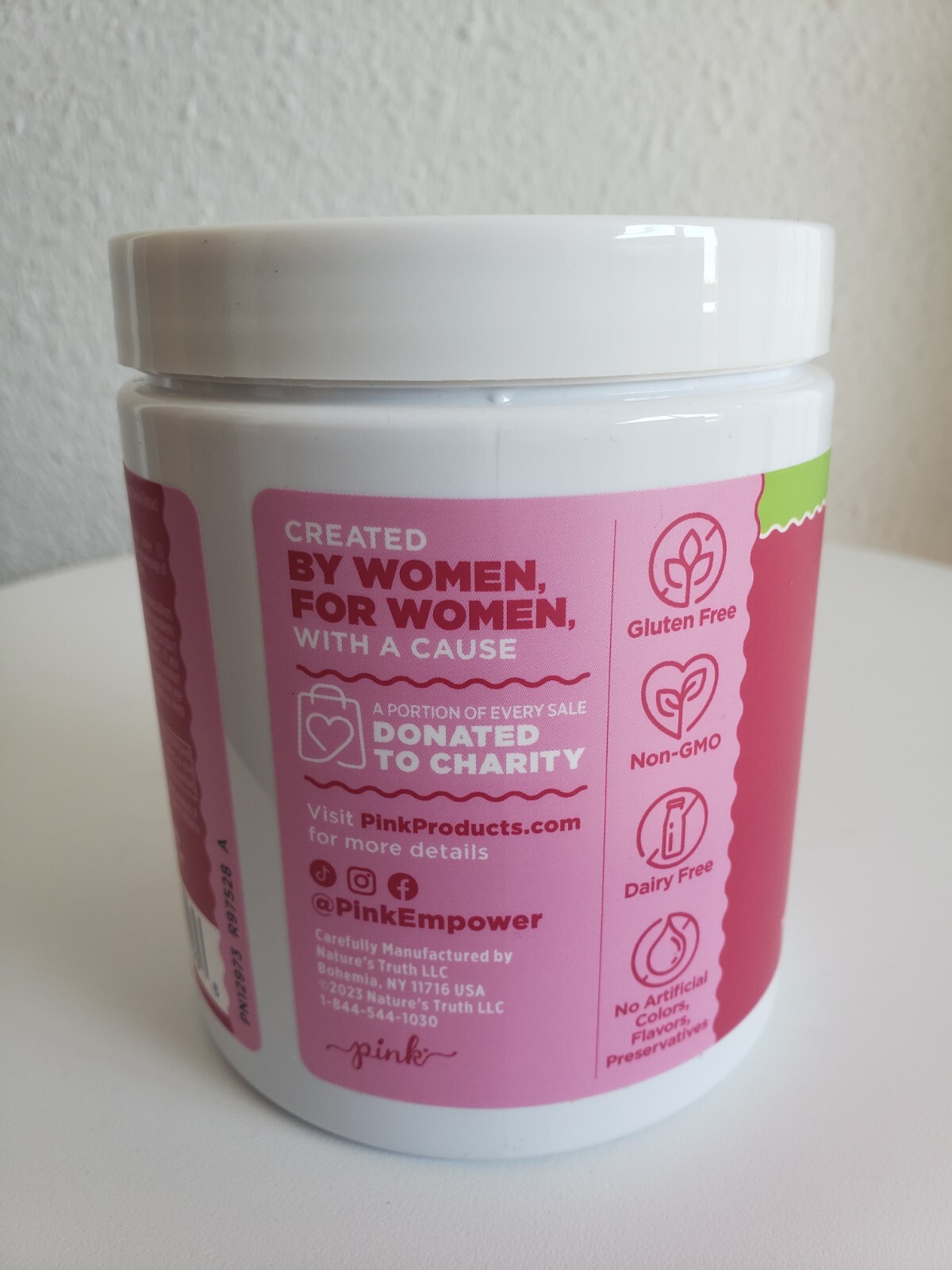 Daily Greens Pink For Women 4.23 oz(120gr) Fruit &Veggie Powder Exp 10/2026