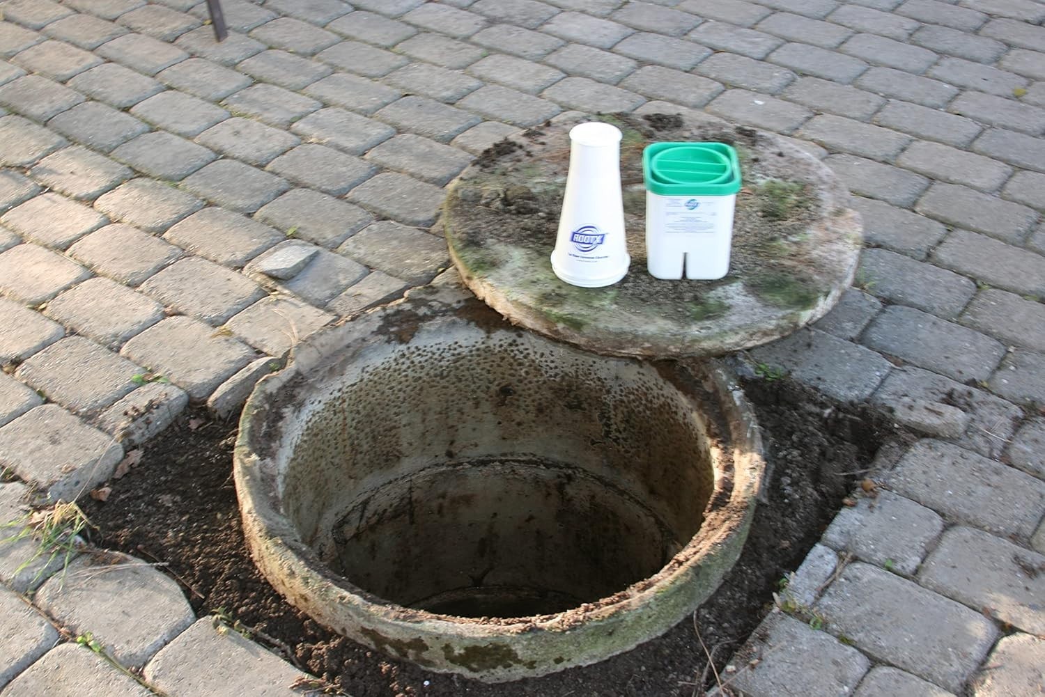 Root Control Solution for Septic Systems – 4 lb Jar, 100′ Coverage