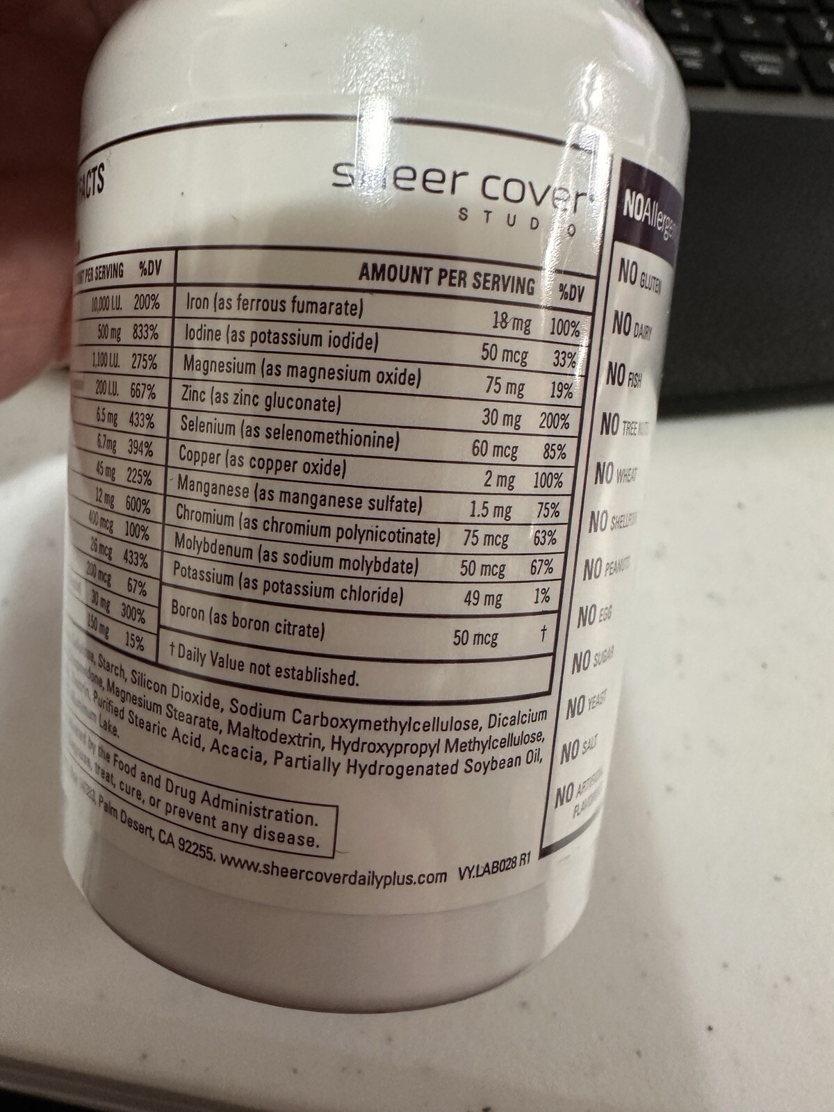Multivitamin Sheer Cover Studio Daily Plus RADIENT SKIN COMPLEX Supplement 60