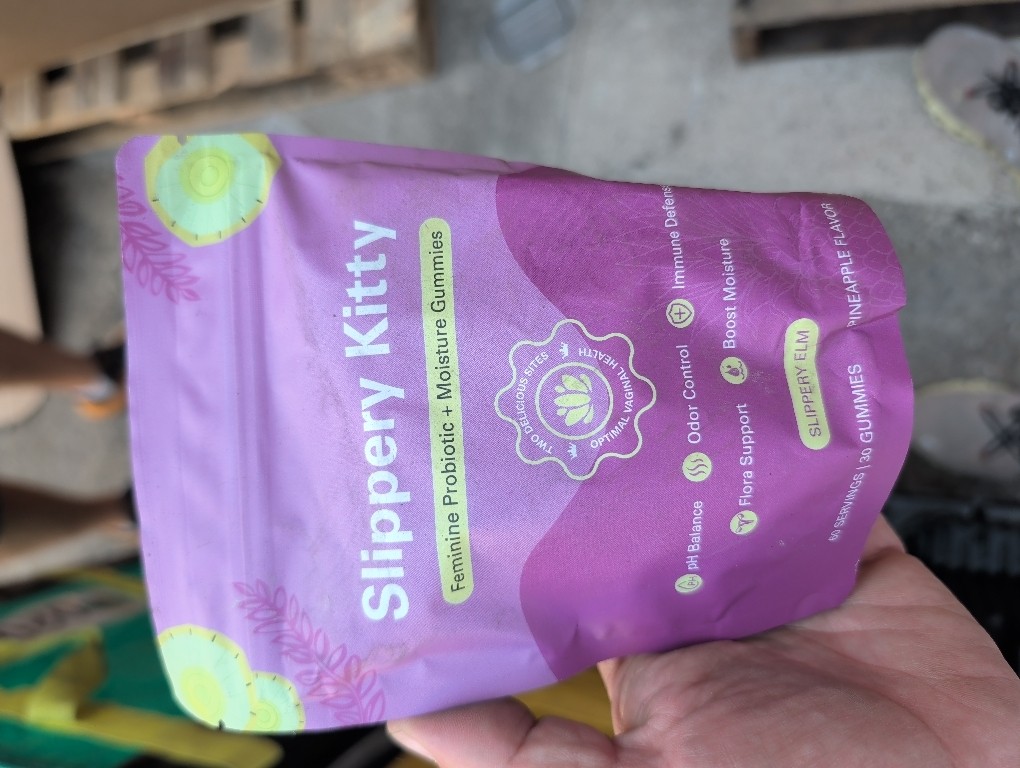 KITTYQUEEN Slippery Kitty Feminine Probiotic and Moisture Gummies, Pineapple Fla